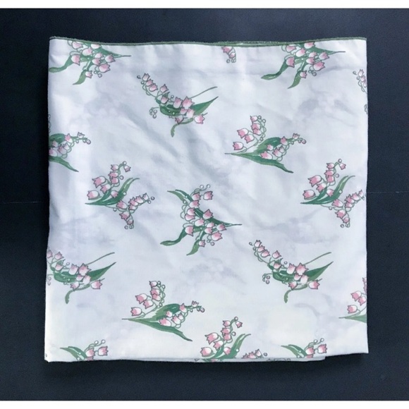 Vintage Diane Von Furstenberg Leacock Lily Of The Valley Tablecloth 50 x 52 In - Picture 1 of 5